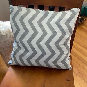 Throw pillows. Grey theme